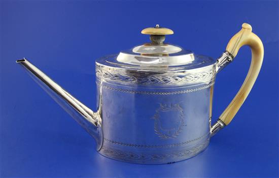 A George III silver teapot, 16 oz.